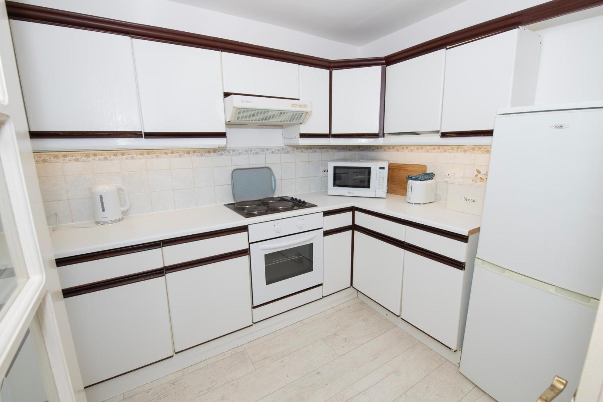 Hummingbird - Spacious One-bed Apartment