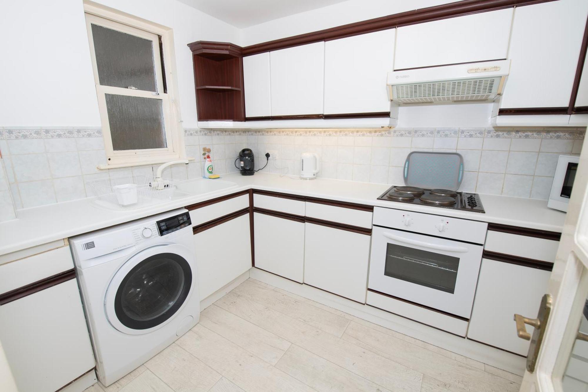 Apartment Hummingbird - Spacious One-bed Scarborough