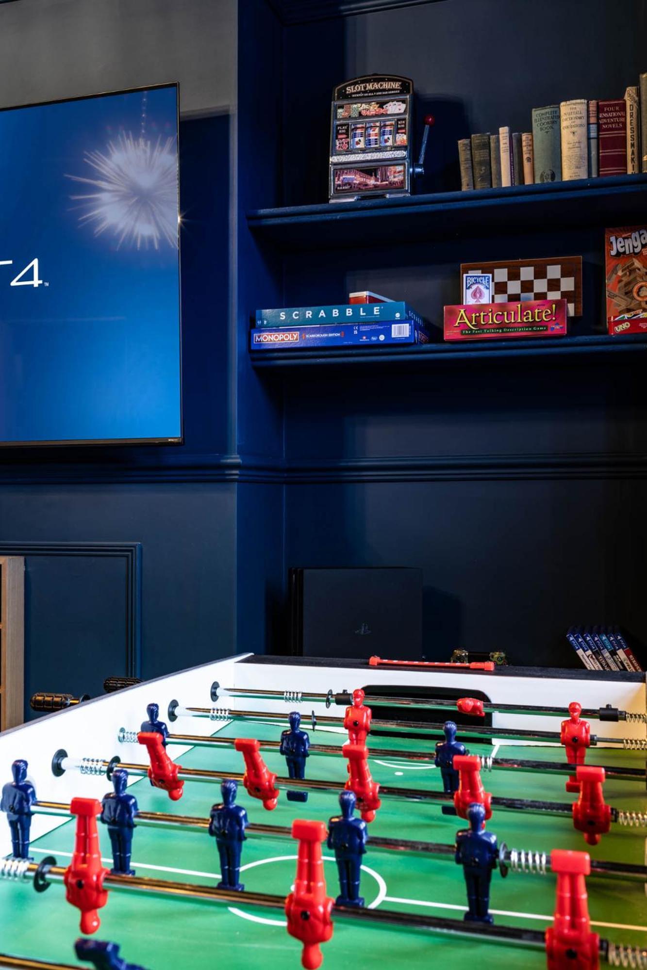 Holiday home Emerald Park - Hot Tub & Games Room! *