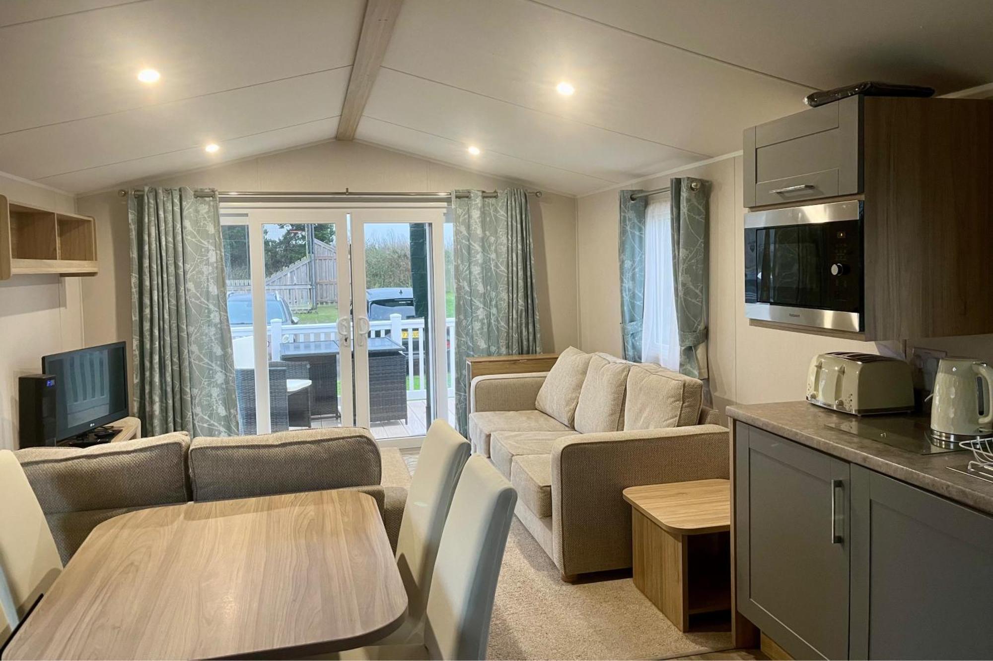 Surfside Bliss - Cayton Bay Park Caravan Apartment *