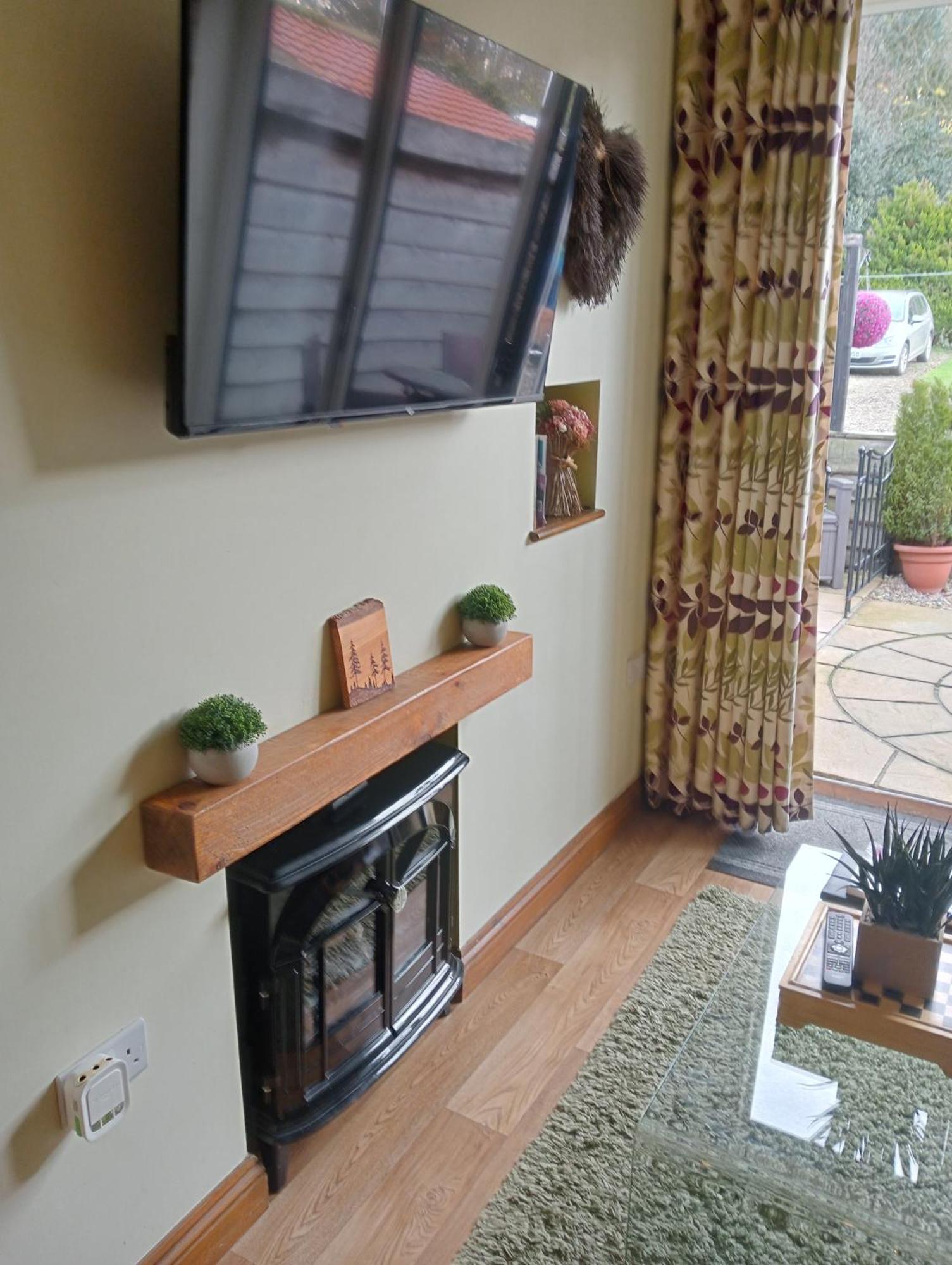 Larch Ruston Dog Friendly With Hot Tub