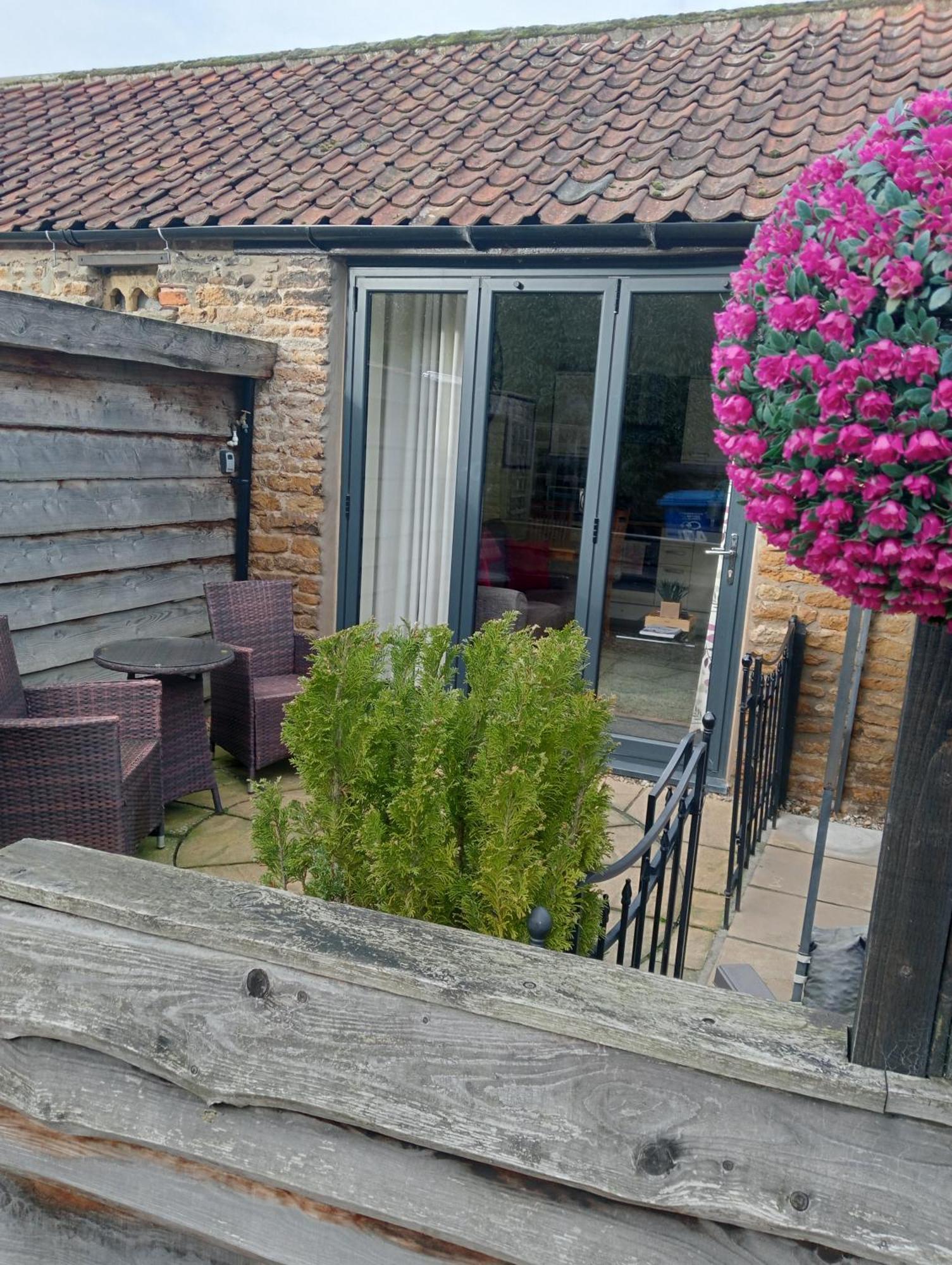 Larch Ruston Dog Friendly With Hot Tub