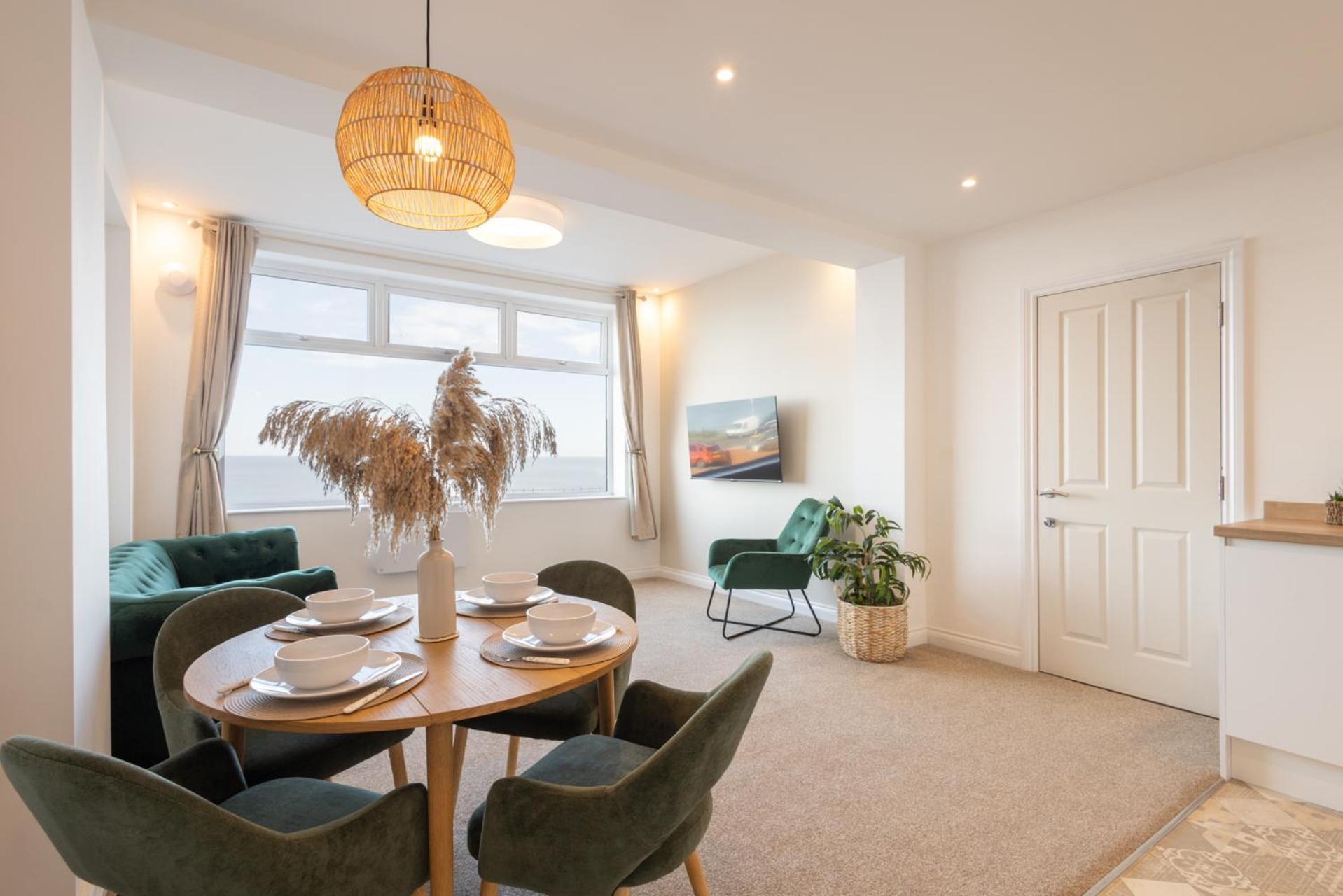 Apartment Host & - King's Court *