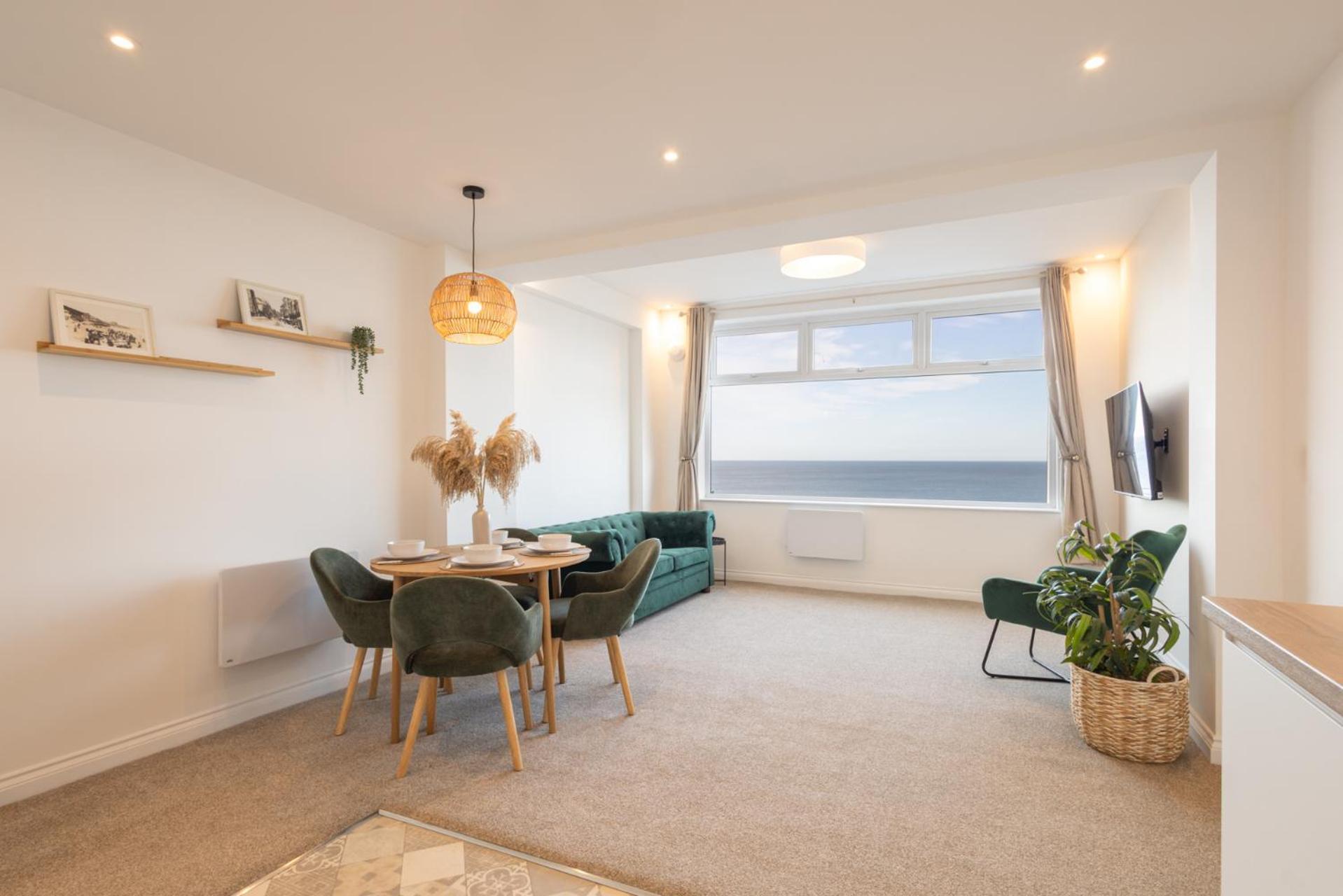 Apartment Host & - King's Court *