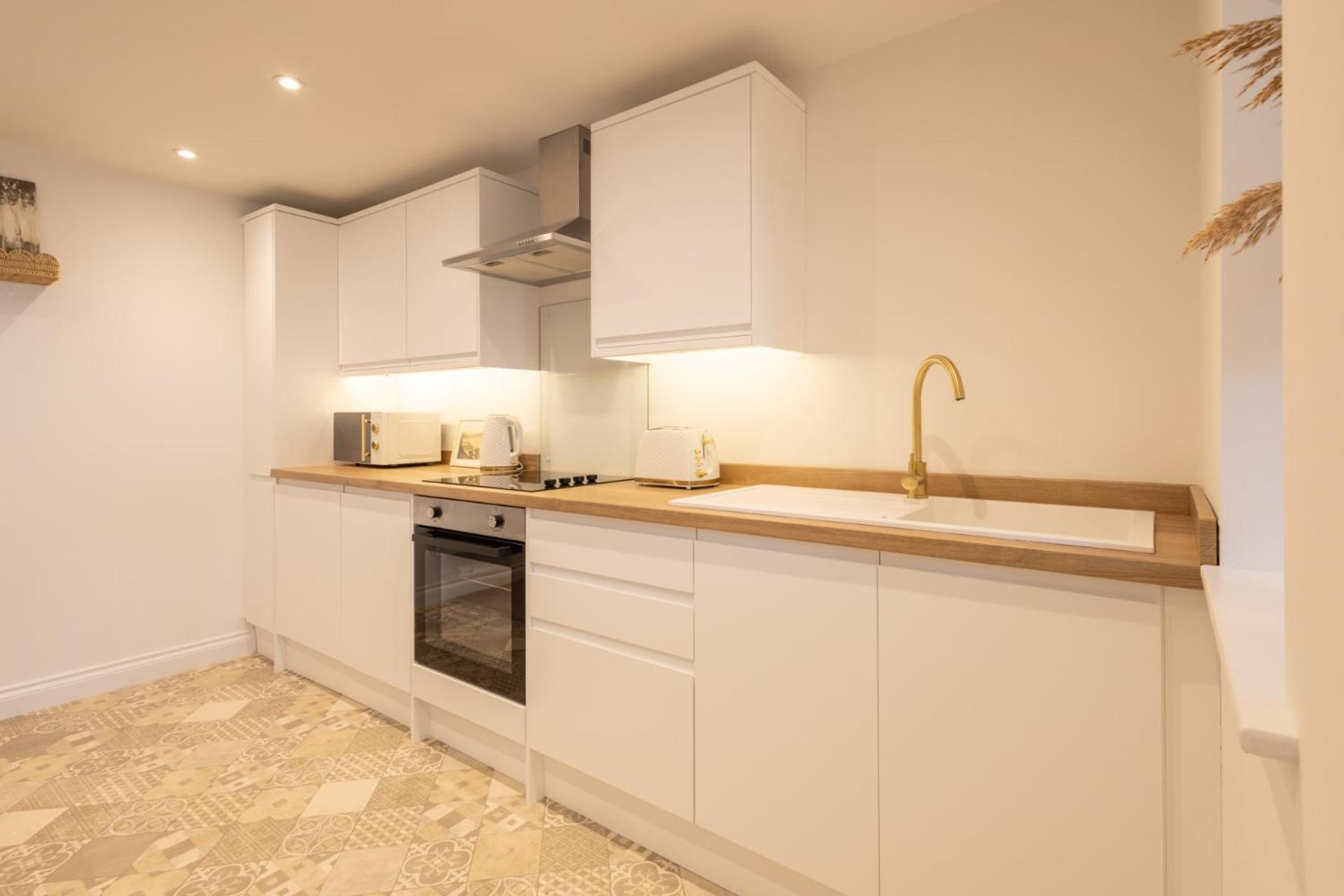 Apartment Host & - King's Court