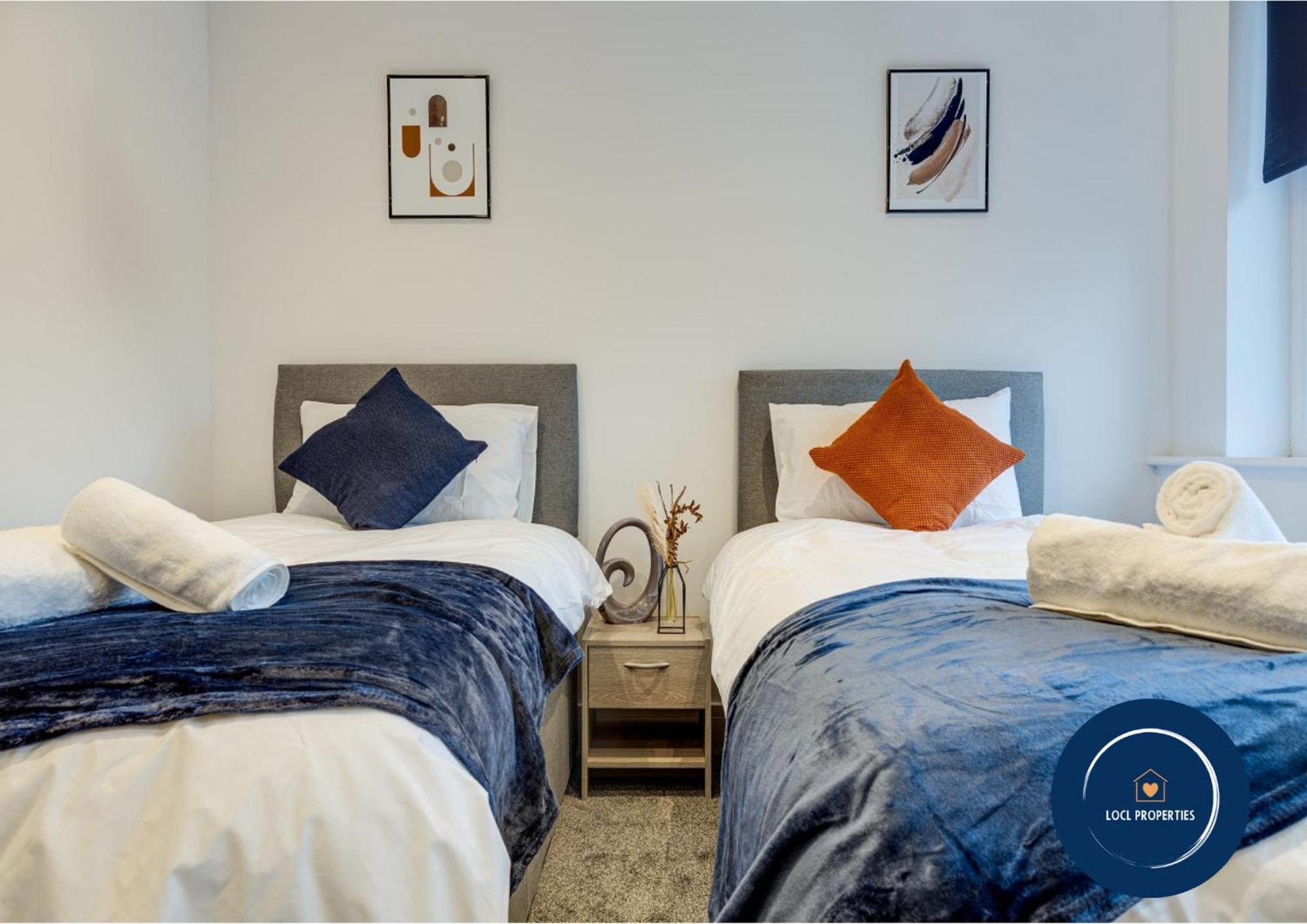 Raglan 3 - Central With Free Parking Scarborough