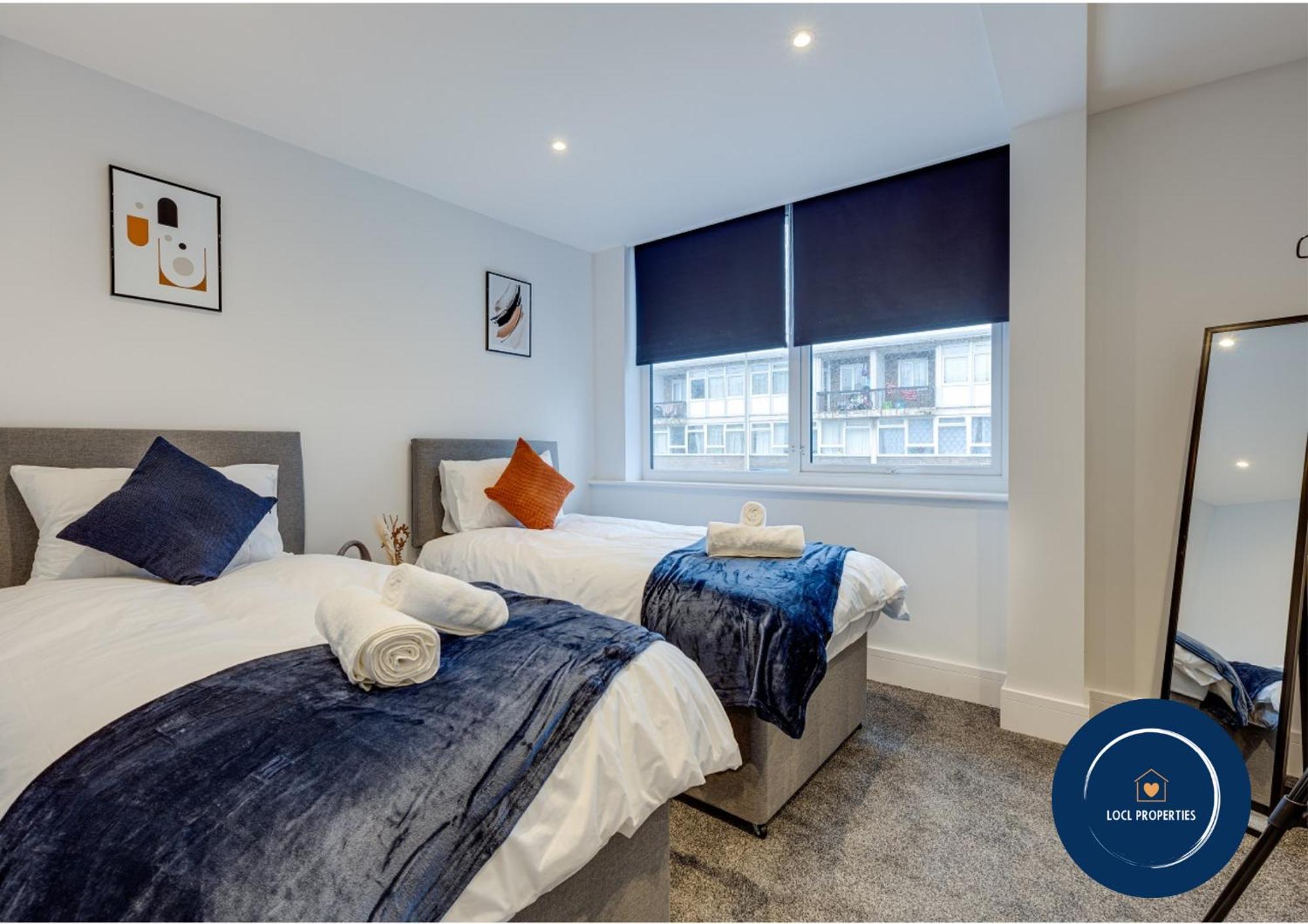 Raglan 3 - Central With Free Parking Apartment Scarborough