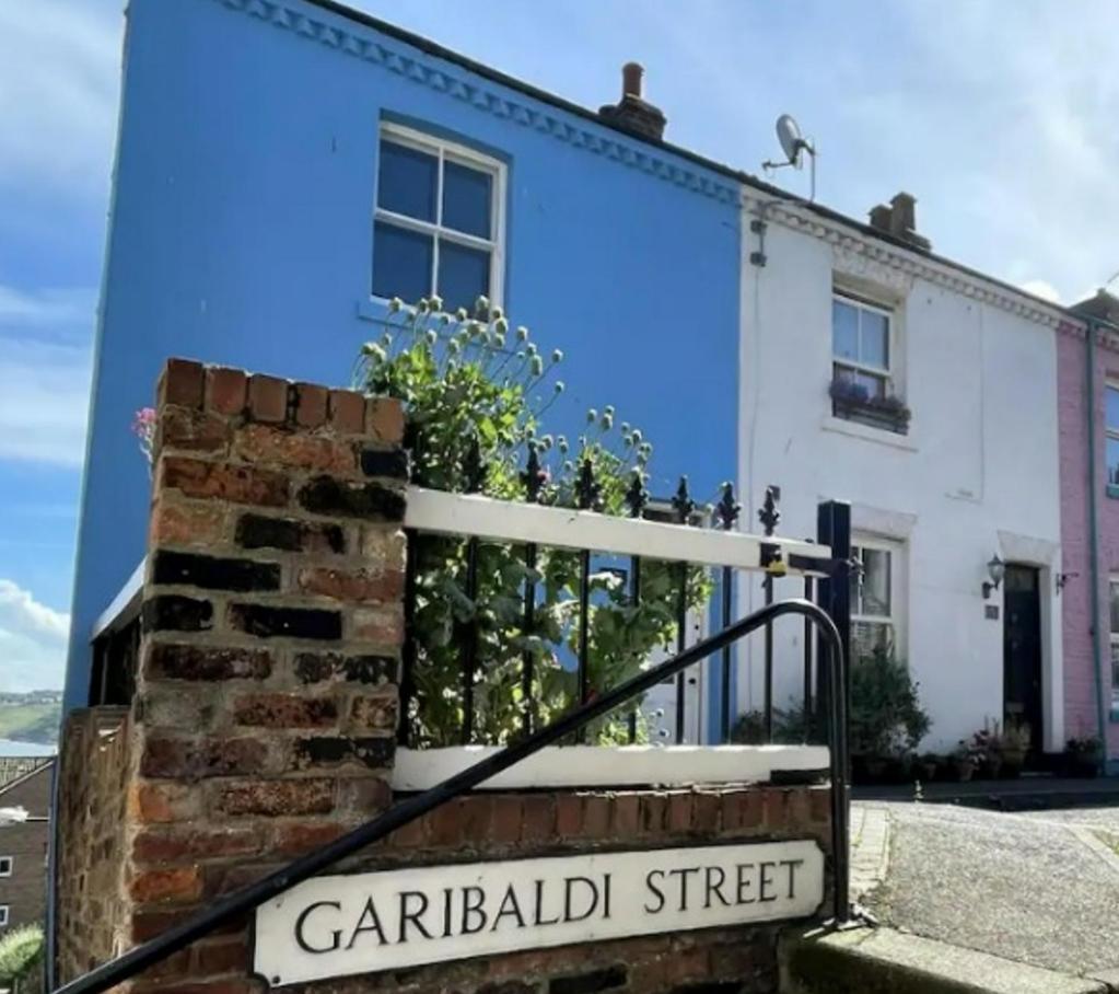 Holiday home The Blue House - 3 Bed House With Parking Scarborough