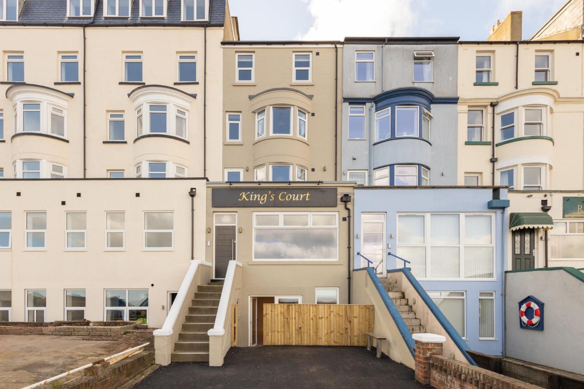 3, King's Court Apartment *