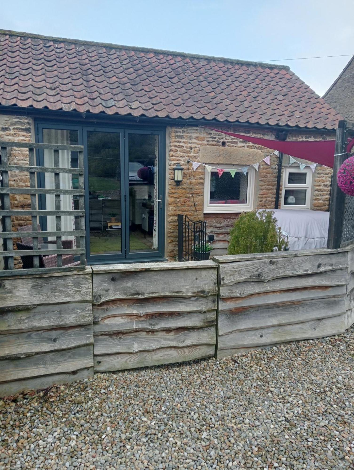 Larch Ruston Dog Friendly With Hot Tub Scarborough