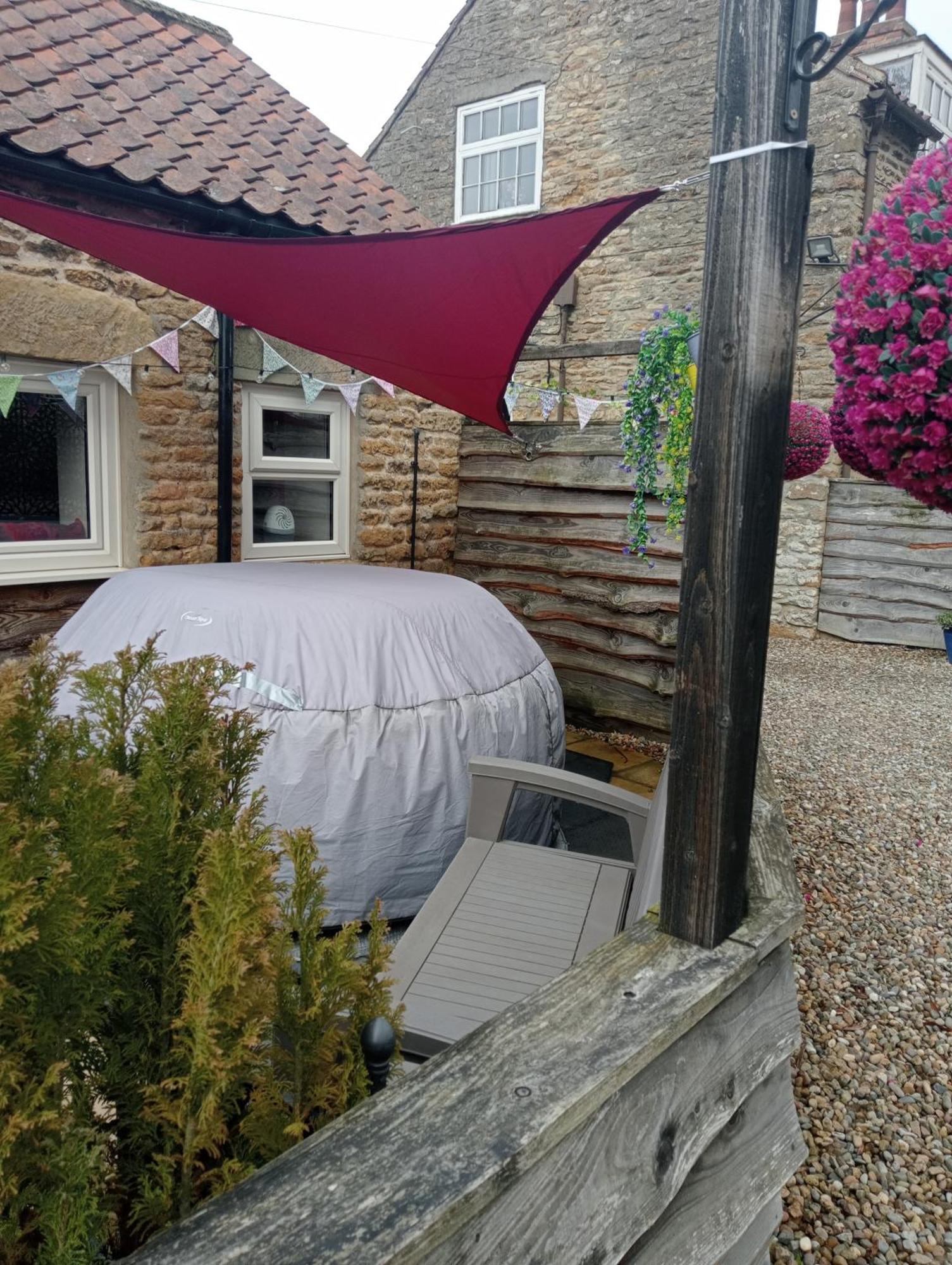Larch Ruston Dog Friendly With Hot Tub