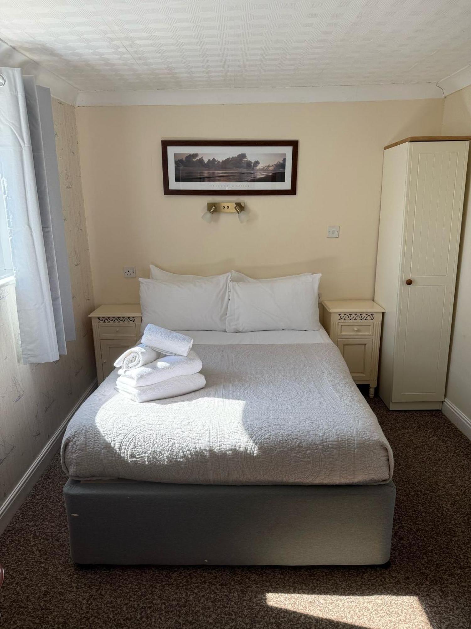 Castle By The Sea Guest house