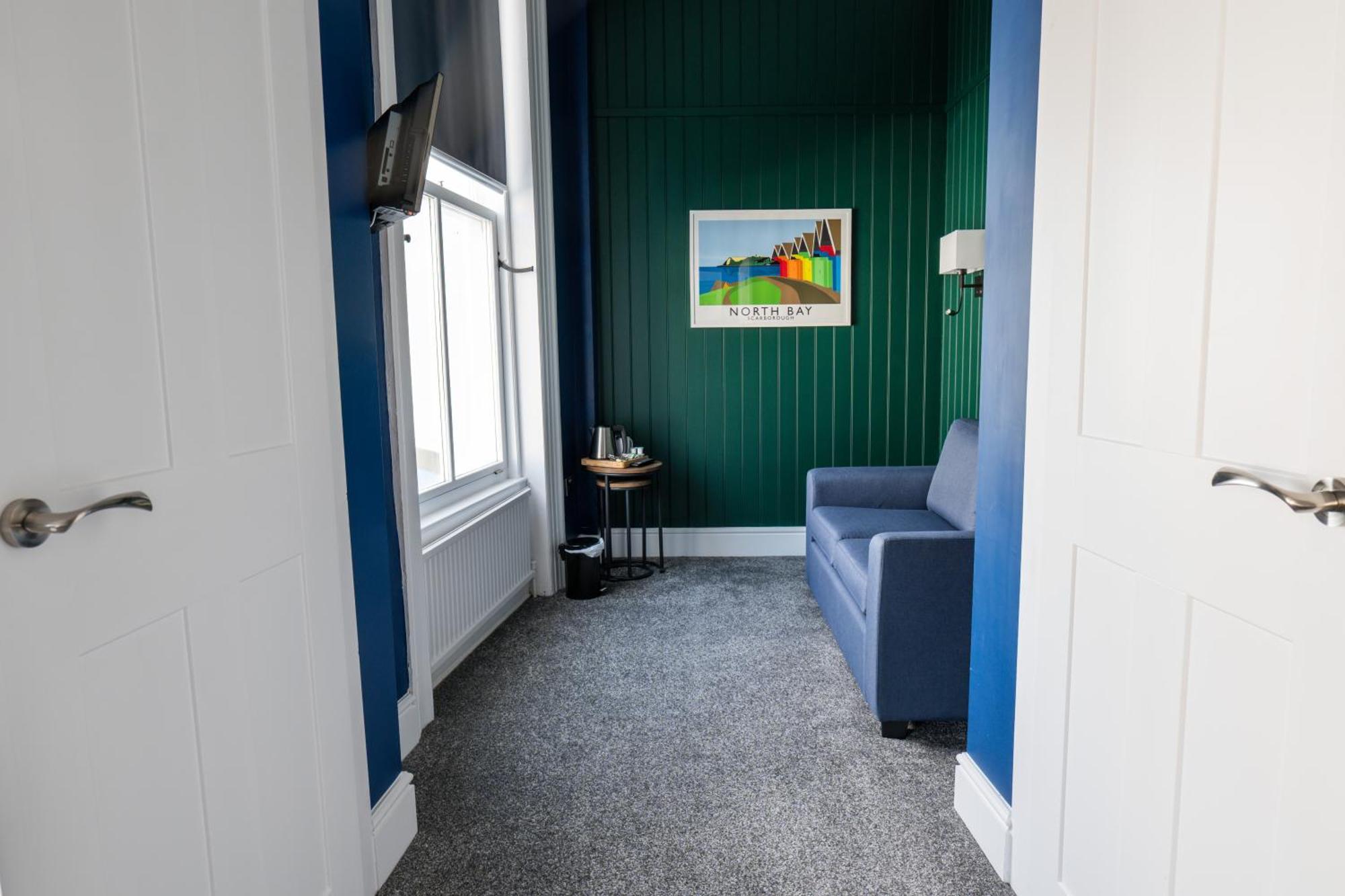 Delmont Hotel