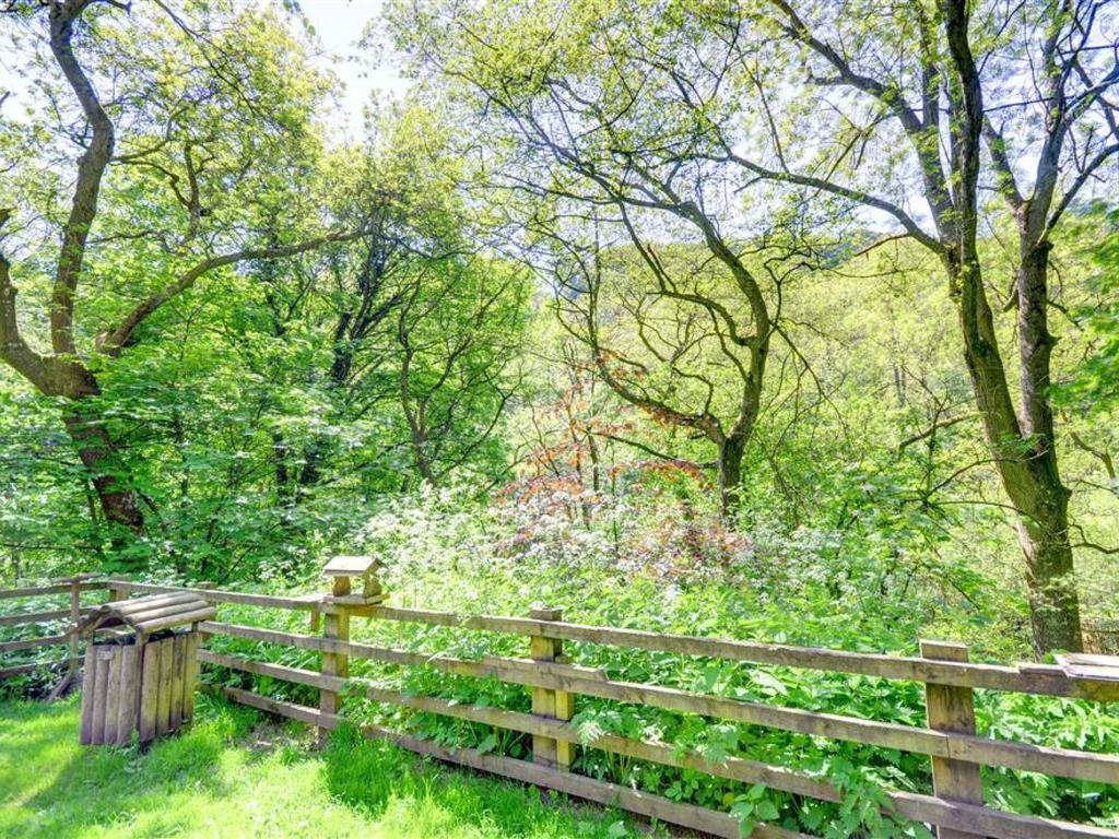 Vintage Holiday In Hackness Yorkshire With Garden