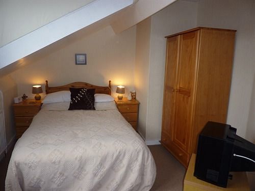 Esplanade Gardens Bed & Breakfast 4*