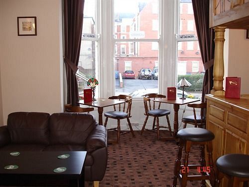 Esplanade Gardens Bed & Breakfast 4*