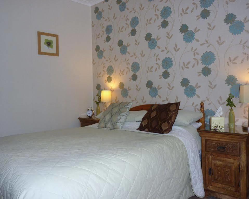 Esplanade Gardens Bed & Breakfast 4*