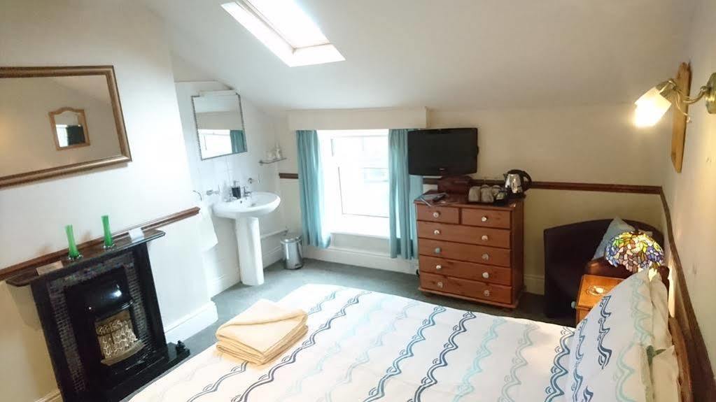 The Beaches 3* Scarborough