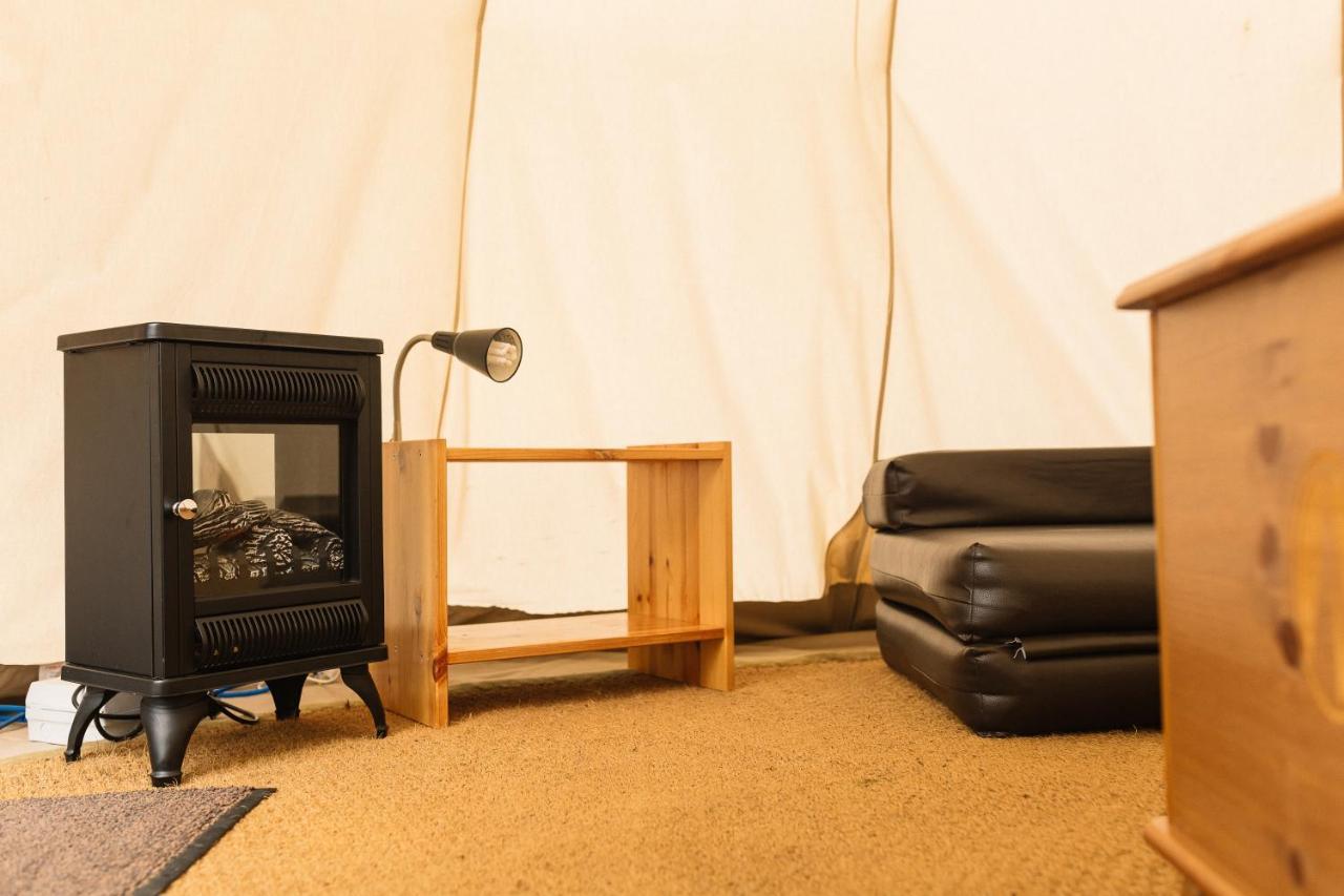 Campsite Pinewood Park - Tipis, Hot Tubs And