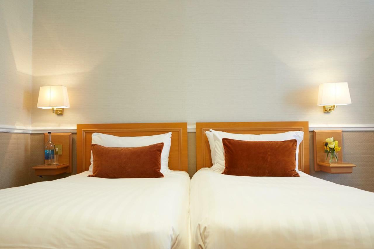 Palm Court Hotel 3*