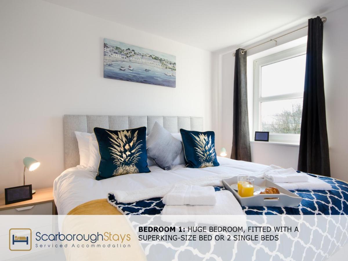 Hibernia Place, 3 Bedroom Townhouse With Patio & Seating Area - Free Parking