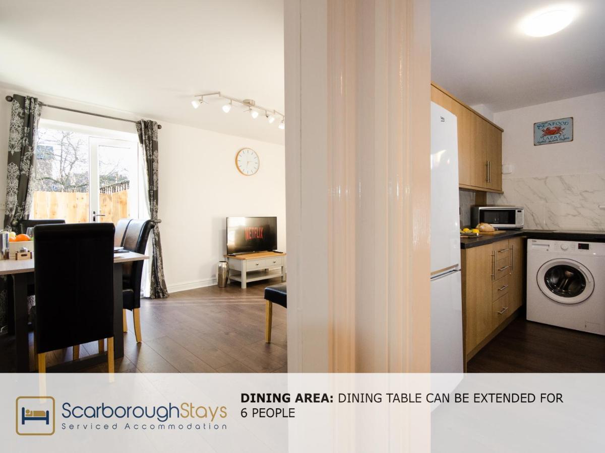 Hibernia Place, 3 Bedroom Townhouse With Patio & Seating Area - Free Parking
