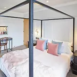 Host & Stay - Graham Close Holiday Homes