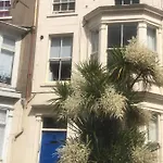 Granby House Holiday Apartments, Apartment 2, In The Old Town, Free On Street Parking Included
