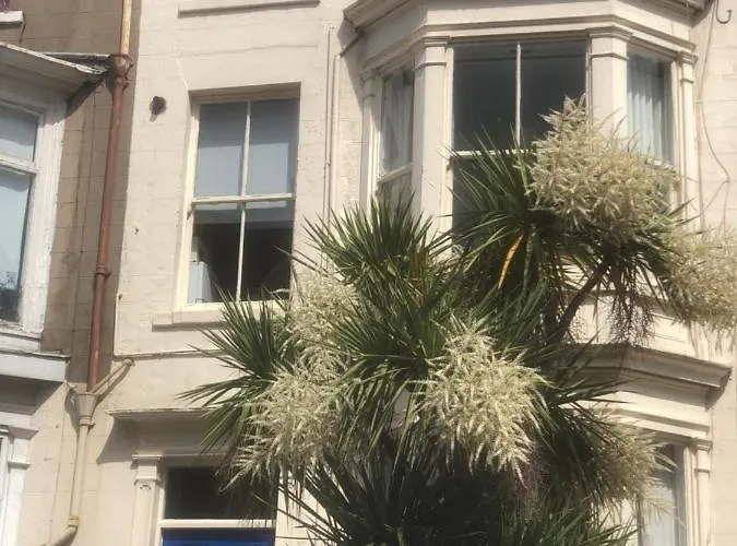 Granby House Holiday Apartments, Apartment 3, In The Old Town, Free On Street Parking Included
