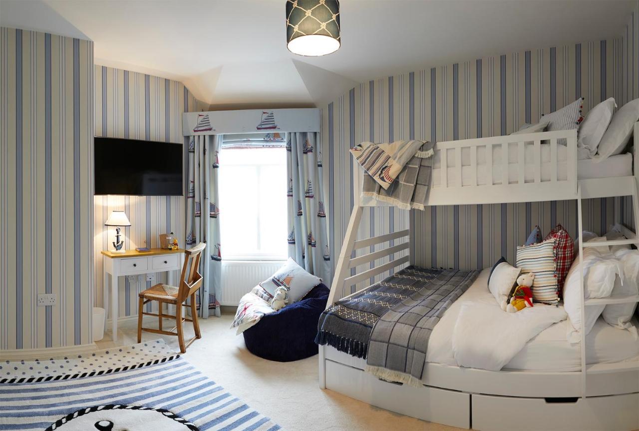 The Plough & 5*