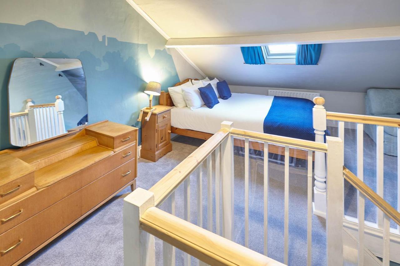 Host & - Friths Holiday home *