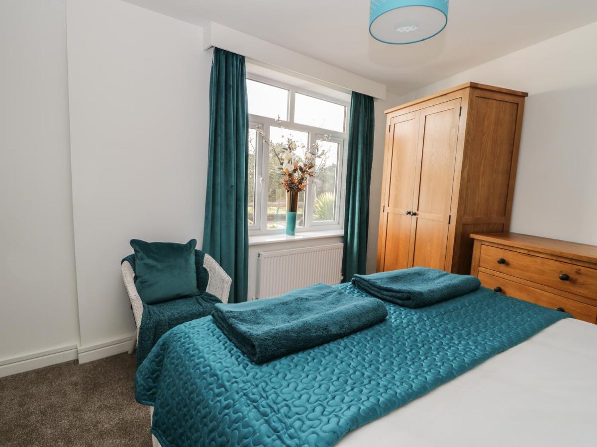 Manor Heath 3 Apartment *