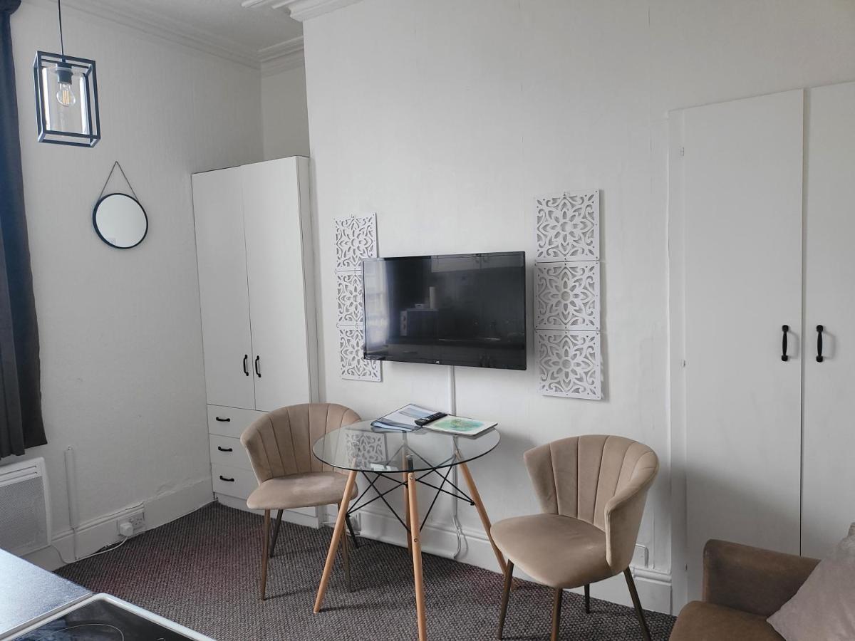 Apartment Sea Side Flat 3 With Fast Wifi And Free Parking *