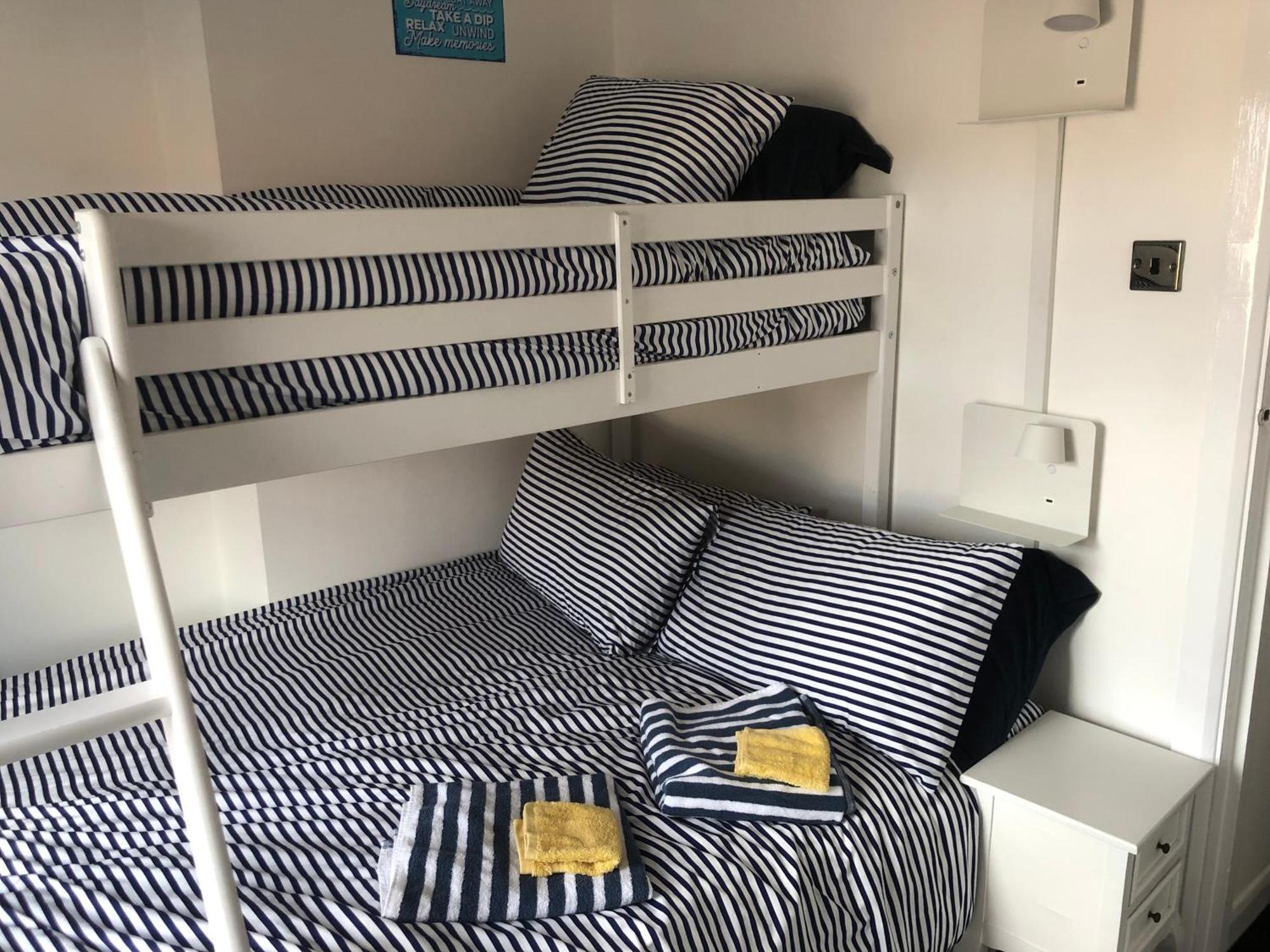 Granby House Apartments, 3 *