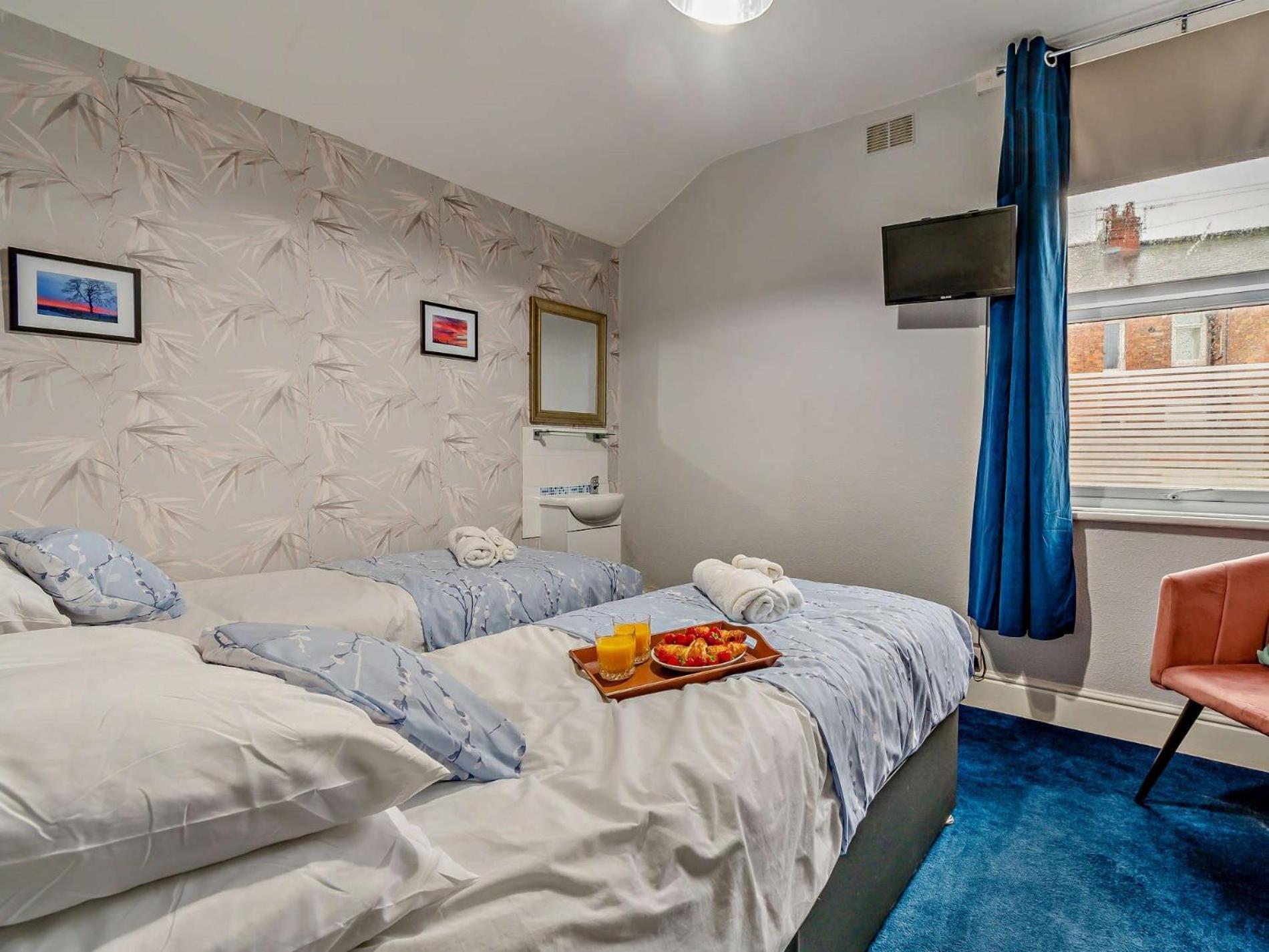 5 Bed In 93438 Scarborough