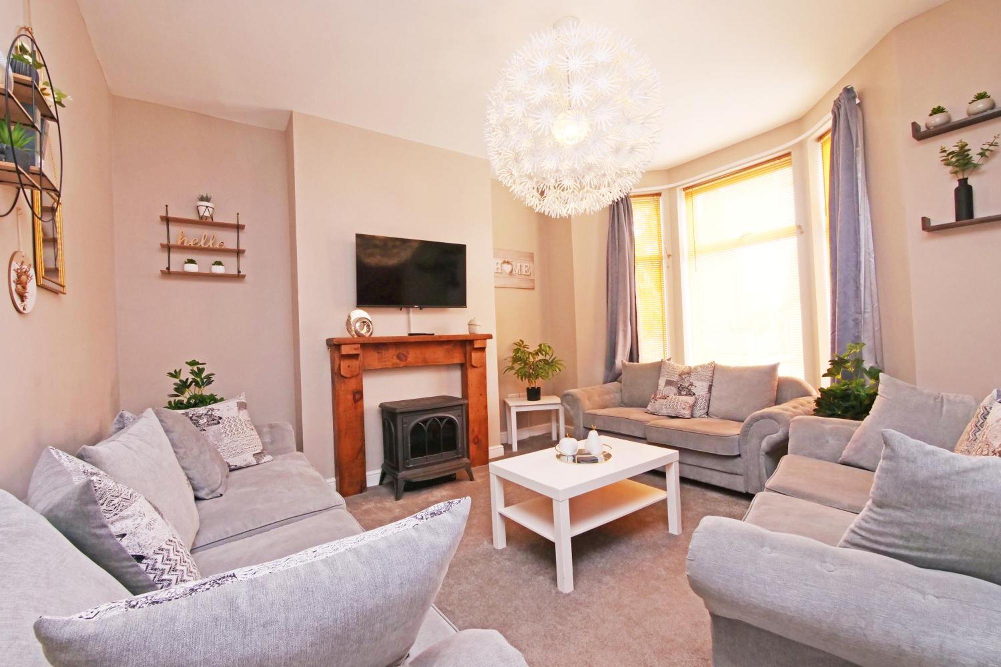 Holiday home Ashville Grange Sleeps 10 Large Beautiful House *