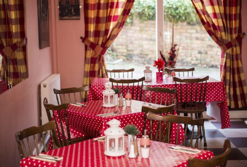 The Travel And Guest house 3*